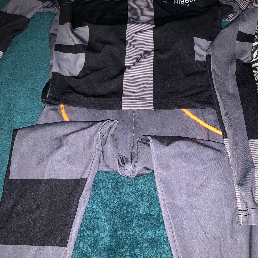 Athletic set - Picture 2 of 4
